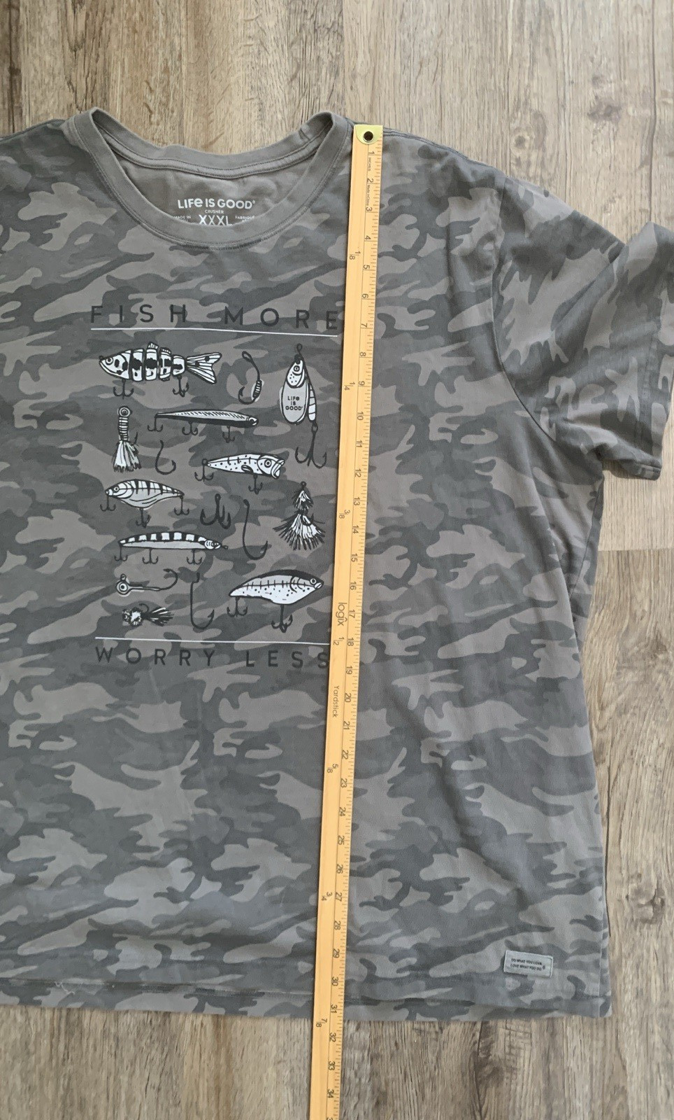 Life Is Good Crusher Tee Mens XXXL Gray Camo Short Sleeve Fish More Worry Less gallery