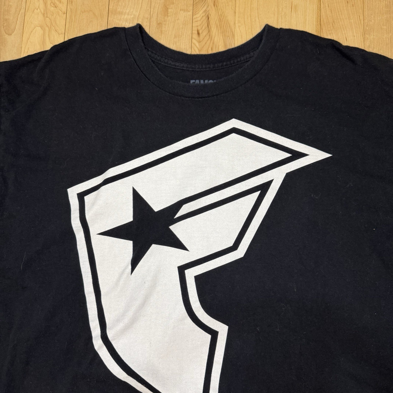Famous Stars and Straps Center Logo Punk Black Men’s T-Shirt Size XL Y2K Skate gallery