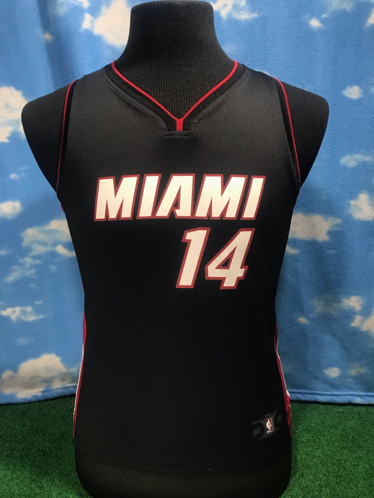 Miami Heat Jersey Shirt Tyler Hero 14 YOUTH Medium M Black NBA Finals C9