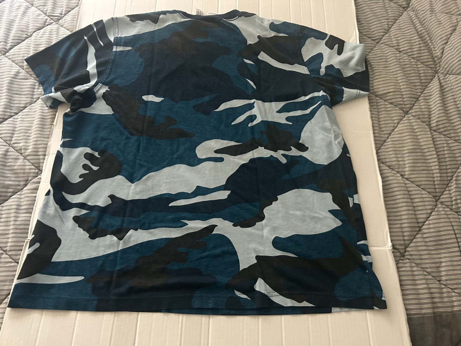 ADIDAS TREFOIL BLUE CAMO SIZE XL SHORTS SLEEVE T-SHIRT...SEE DESCRIPTION' gallery