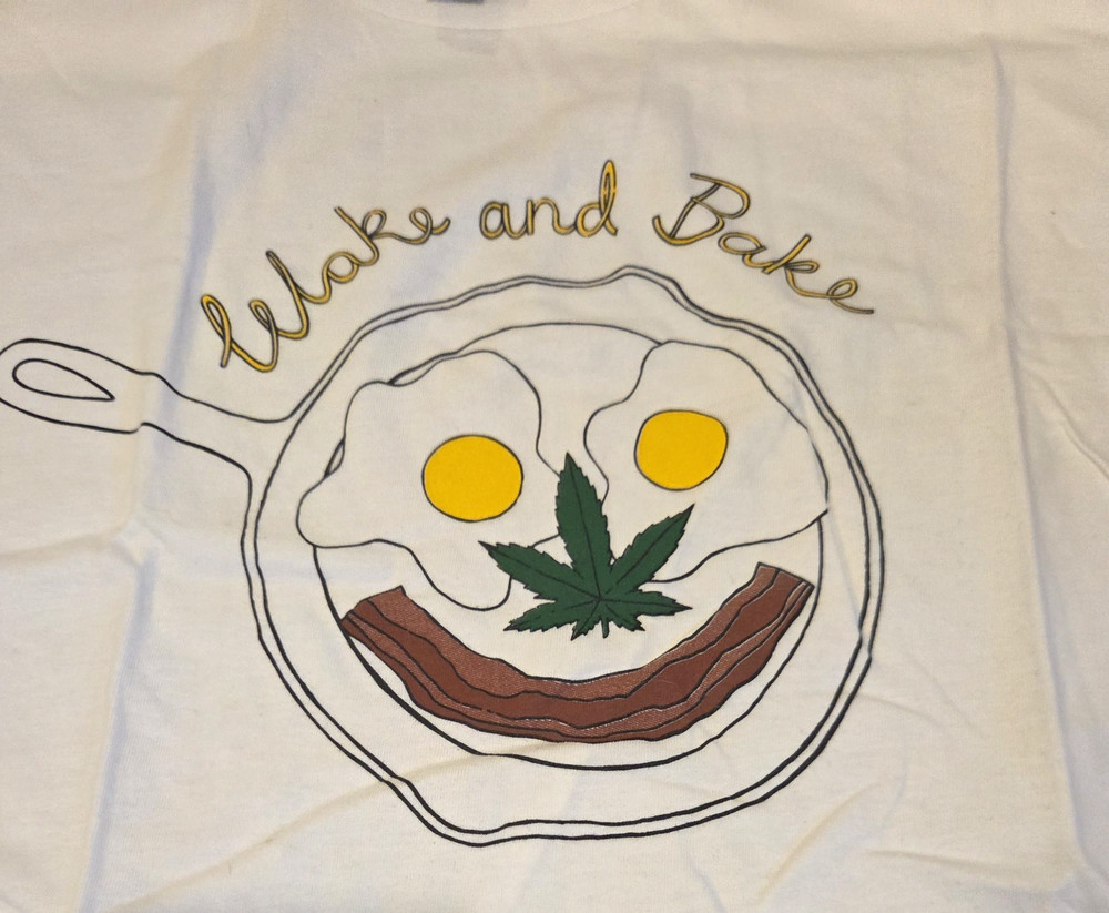Cannabox T-Shirt – Wake and Bake – Eggs Bacon n Cannabis – White – Large
