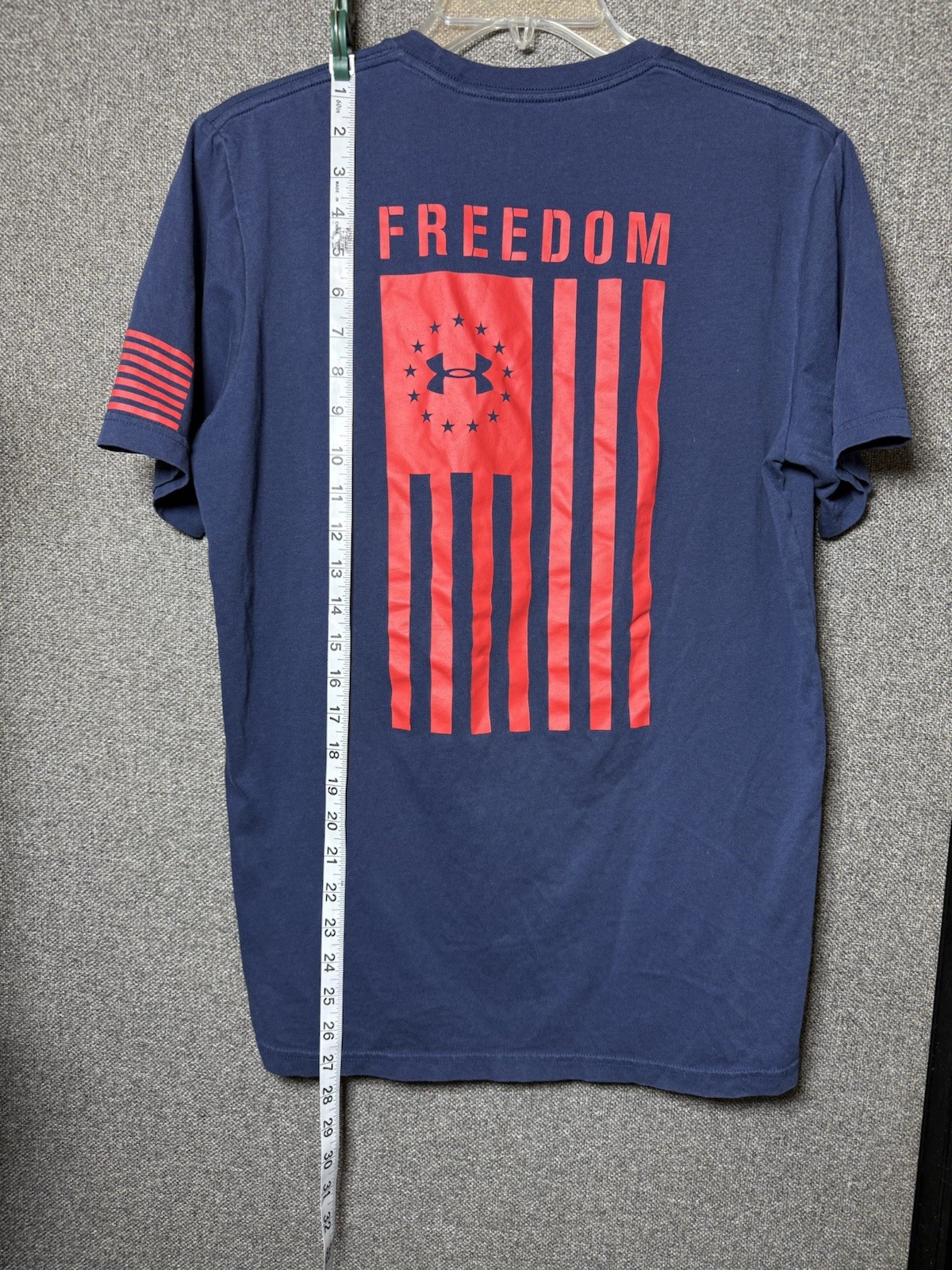 UNDER ARMOUR HeatGear Men's Freedom T-Shirt Medium Navy Red gallery