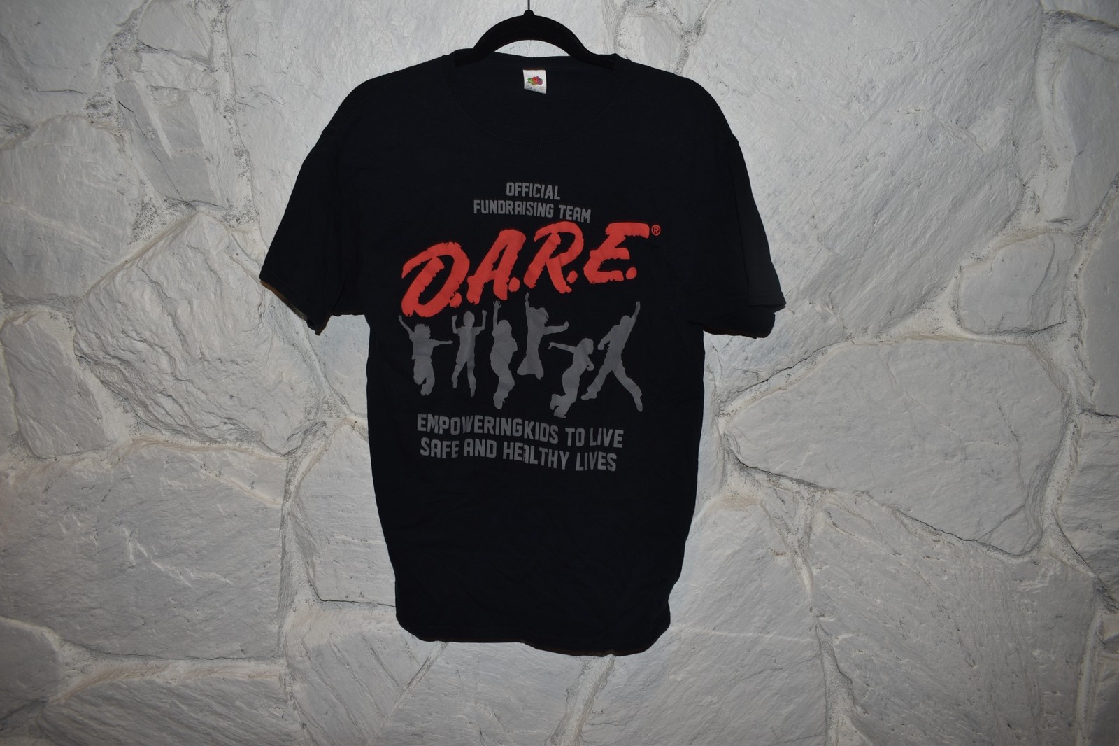 D.A.R.E. OFFICIAL FUNDRASING TEAM T-SHIRT SIZE MEDIUM (MPR77) gallery