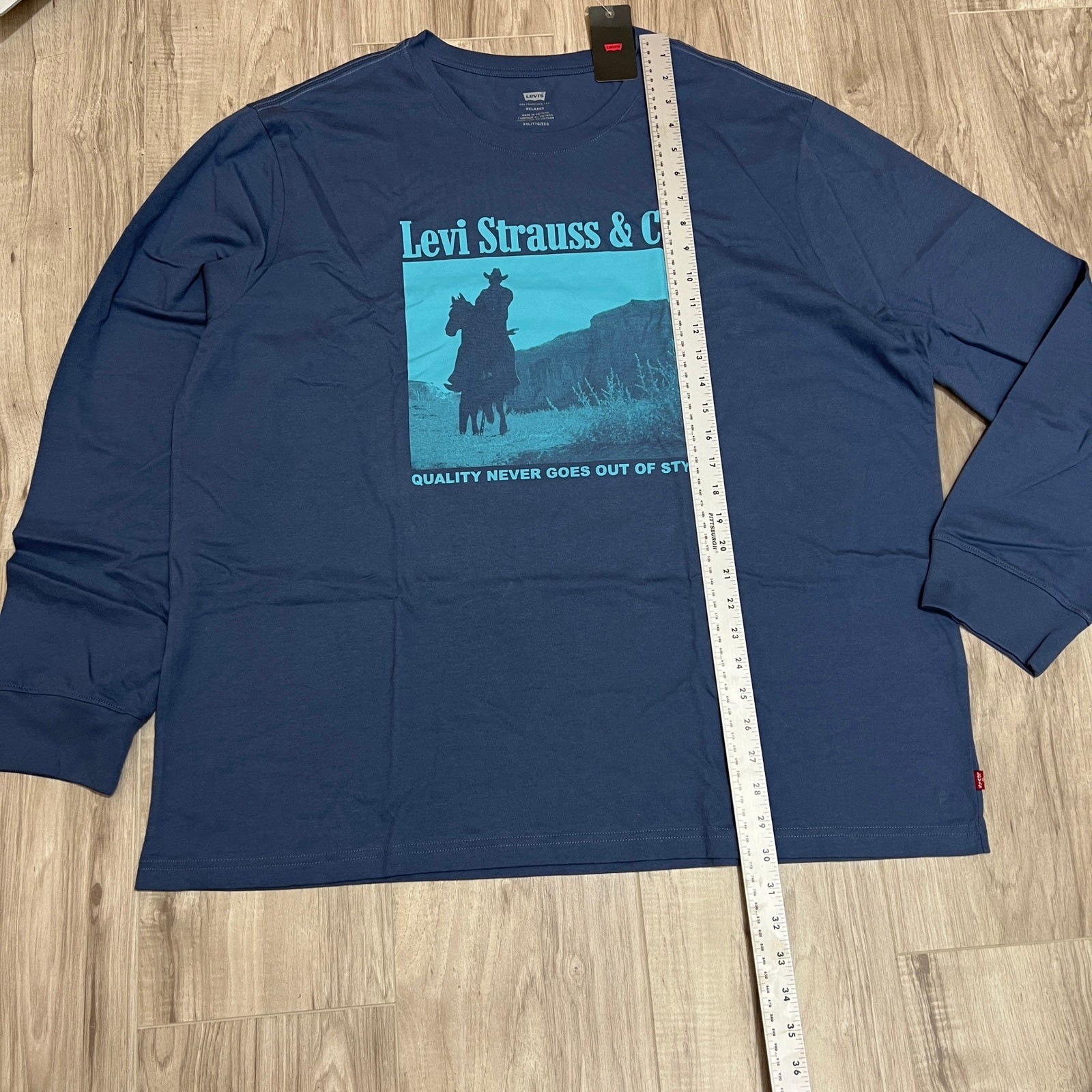 Levi's Men's Size 2XL Long Sleeve Tee Blue Western Graphic Cowboy Mesa Relaxed gallery