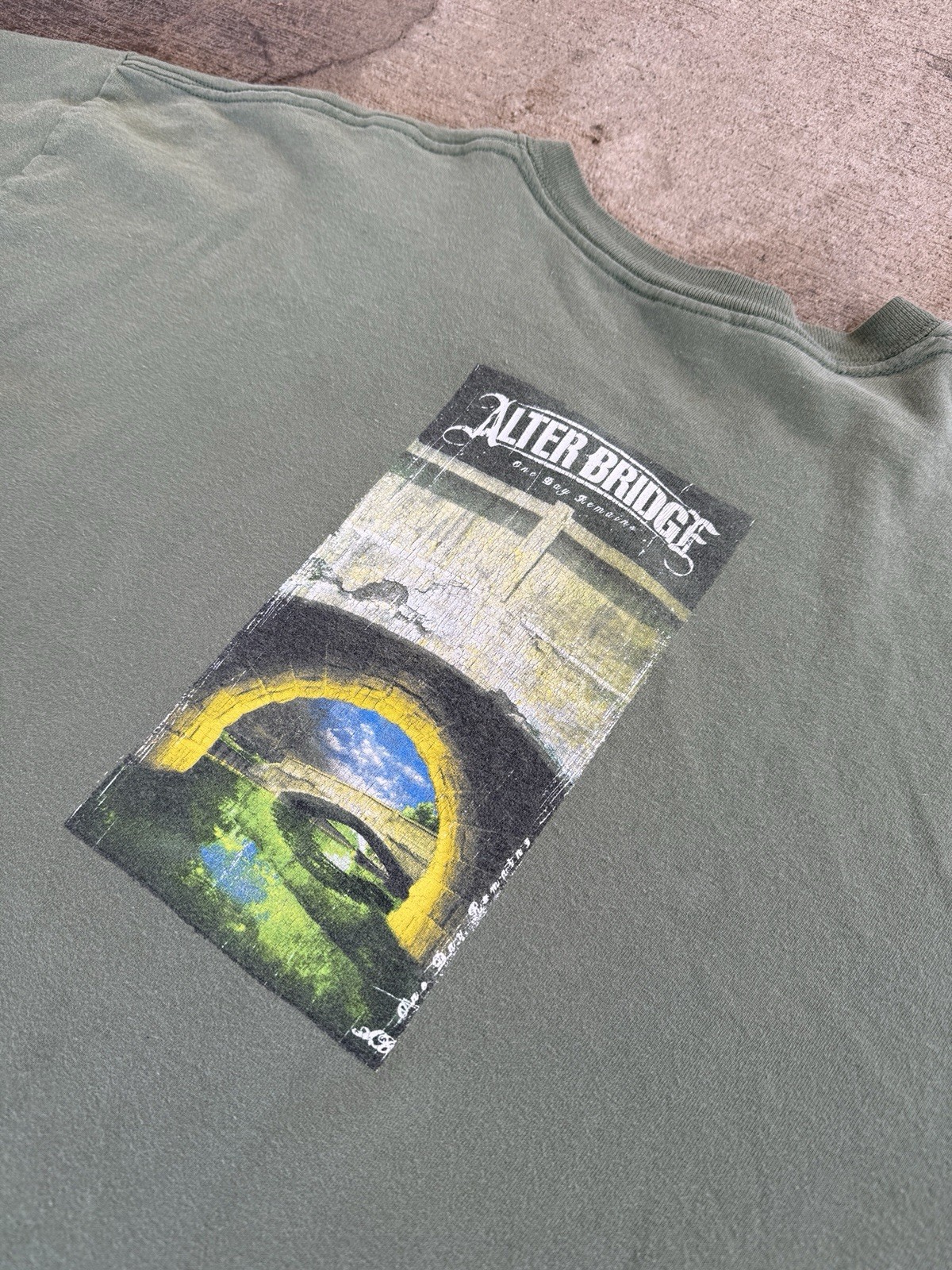 Rare Y2K Alter Bridge Band - 2004 One Day Remains Promo Album T Shirt - XXL gallery