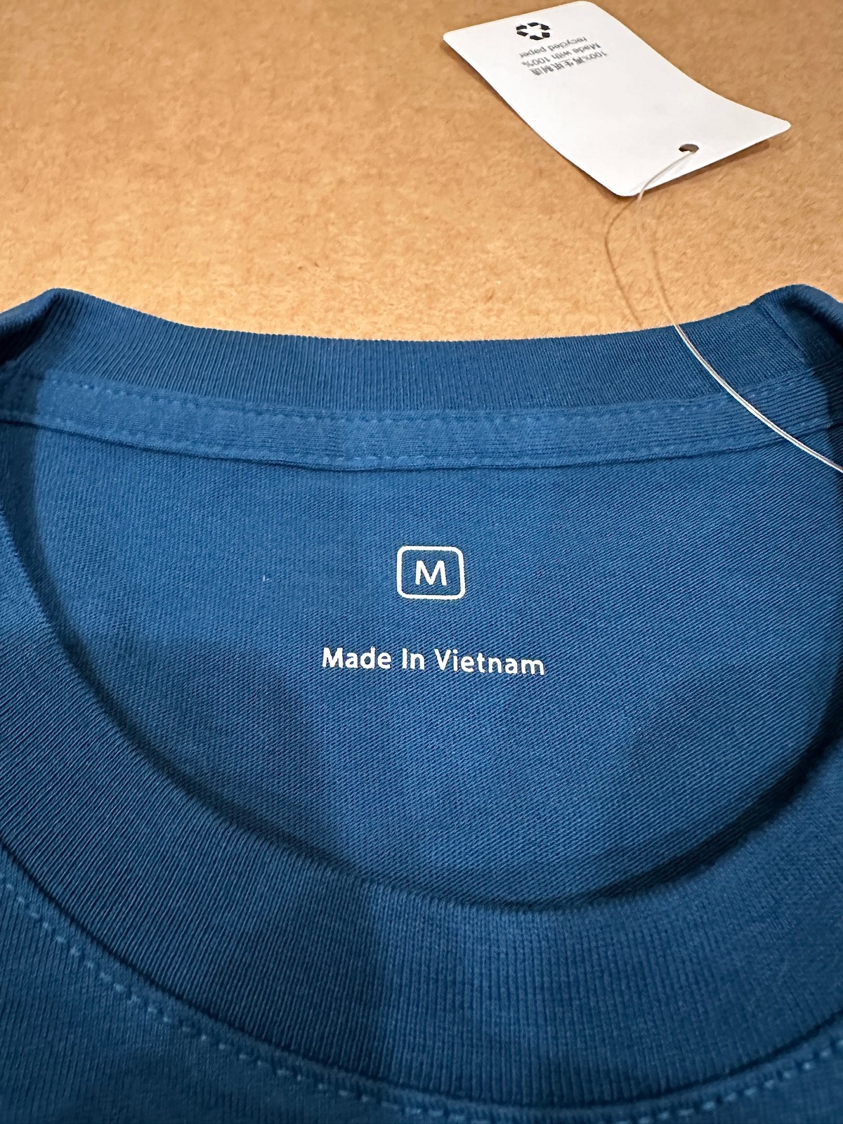 New Authentic Apple Unisex Long Sleeve T Shirt in Blue Store Employee Uniform gallery