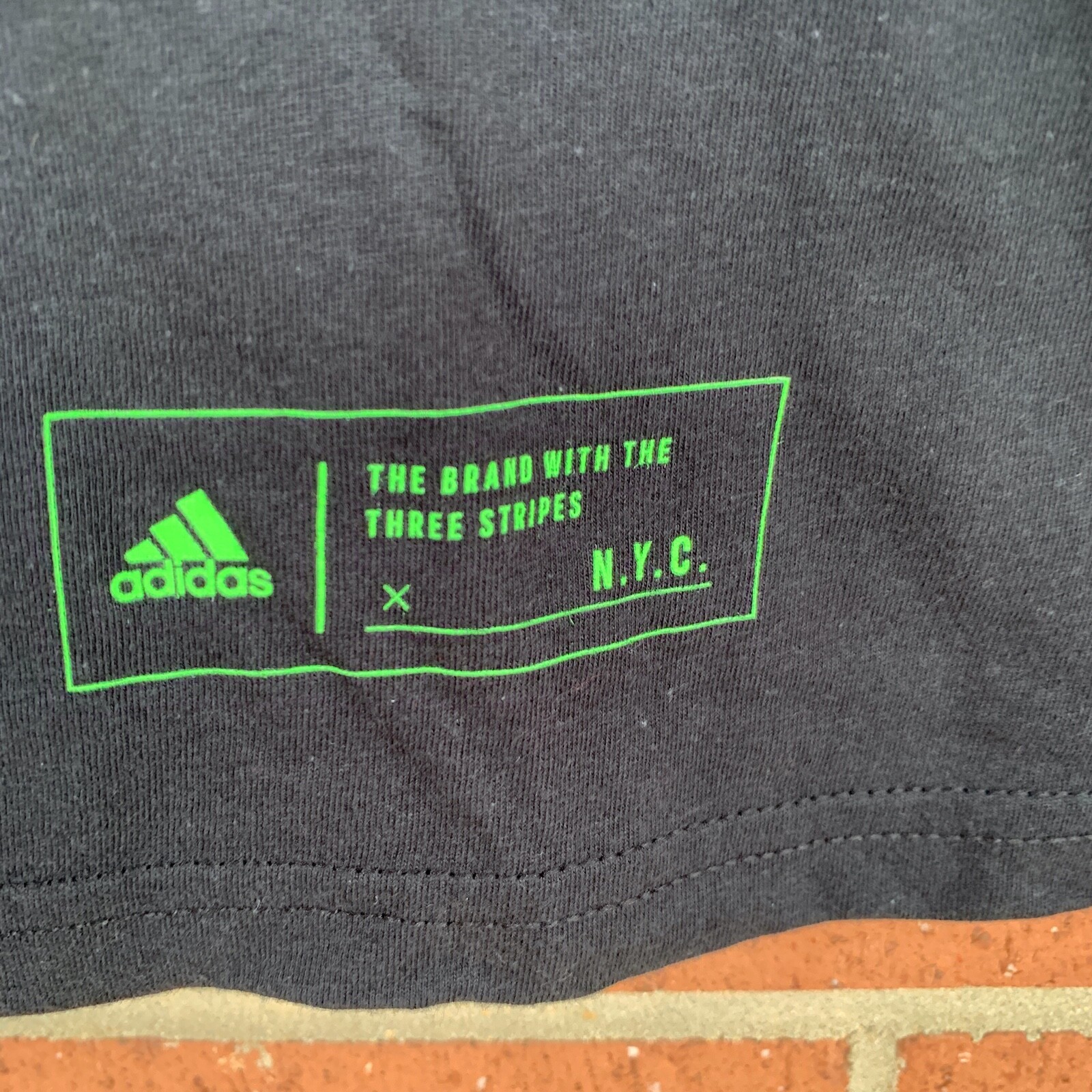 Adidas NYC 5th Avenue Tennis Amplifier Short Sleeve T-Shirt Black Men's Size 2XL gallery