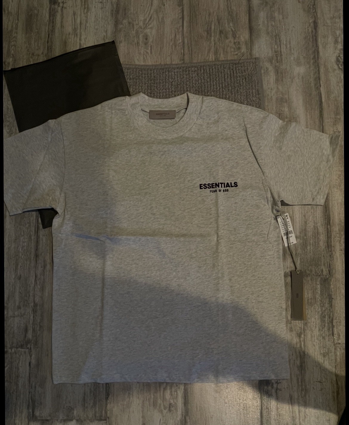 Essentials Fear of God ESSENTIALS Men's M Cotton Gray Logo Crewneck T-Shirt gallery