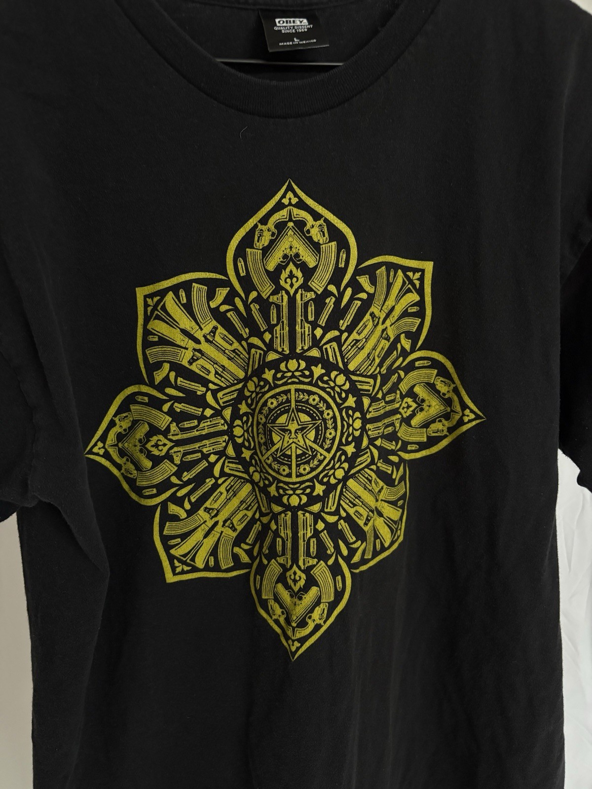 Obey Stop The Violence Graphic Print T-Shirt Black Yellow Men’s Large Crew Neck gallery