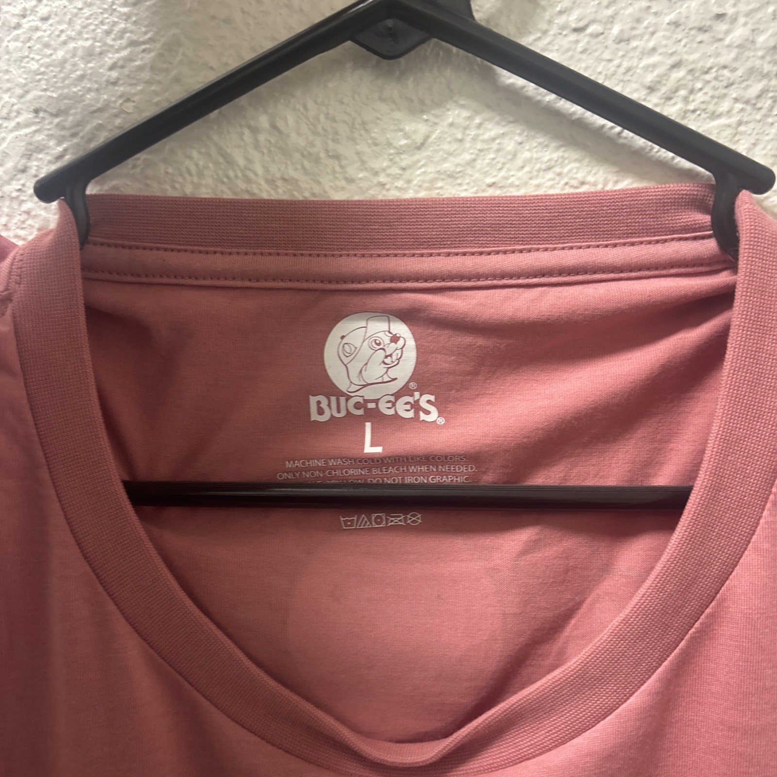 Buc-ee's Shirt Large Pink Short Sleeve Floral lot of 2 Size L gallery