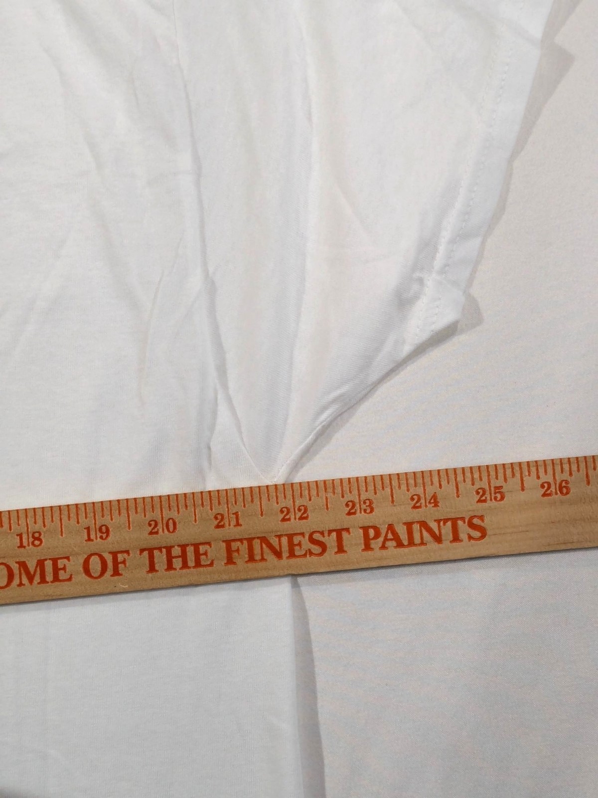 Hanes ComfortSoft White V-Neck T-Shirt Large 100% Cotton NWOT gallery