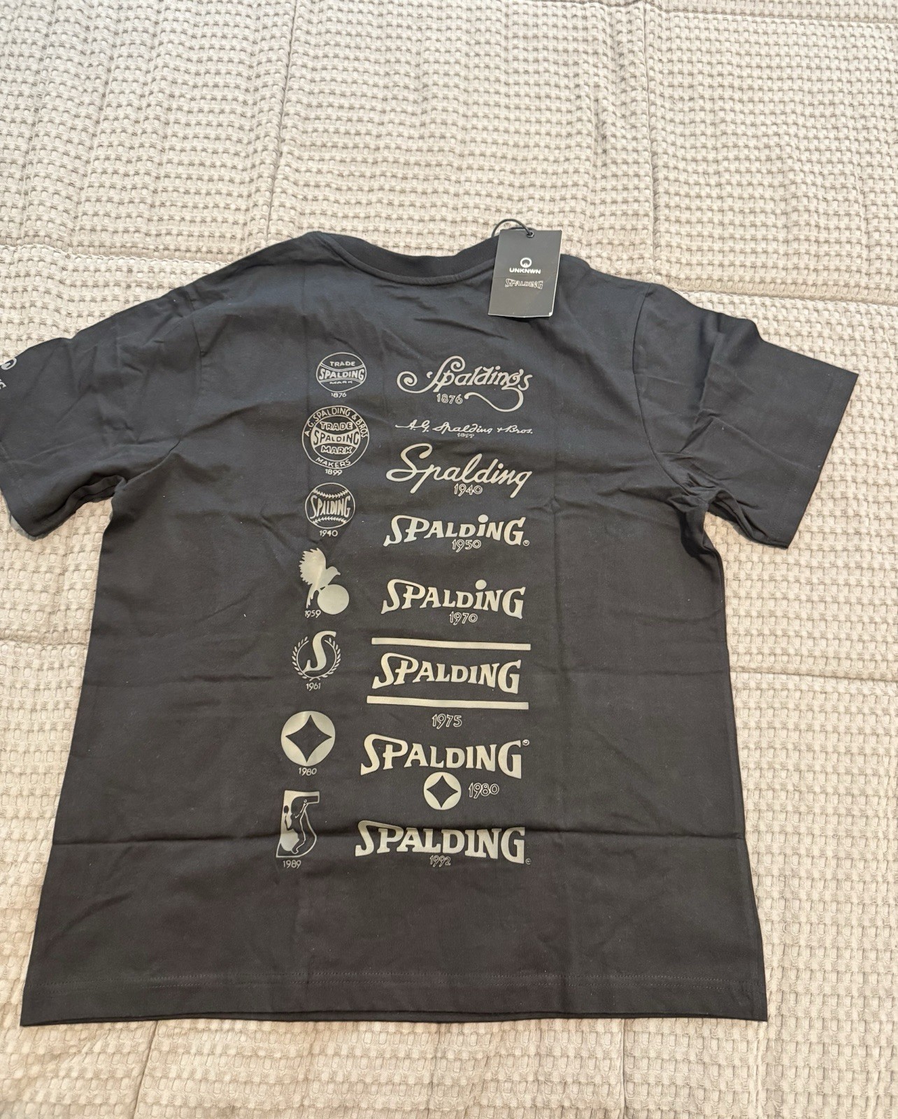 UNKNWN x Spalding T-Shirt Collab (LeBron James Brand) – Men’s Size L gallery