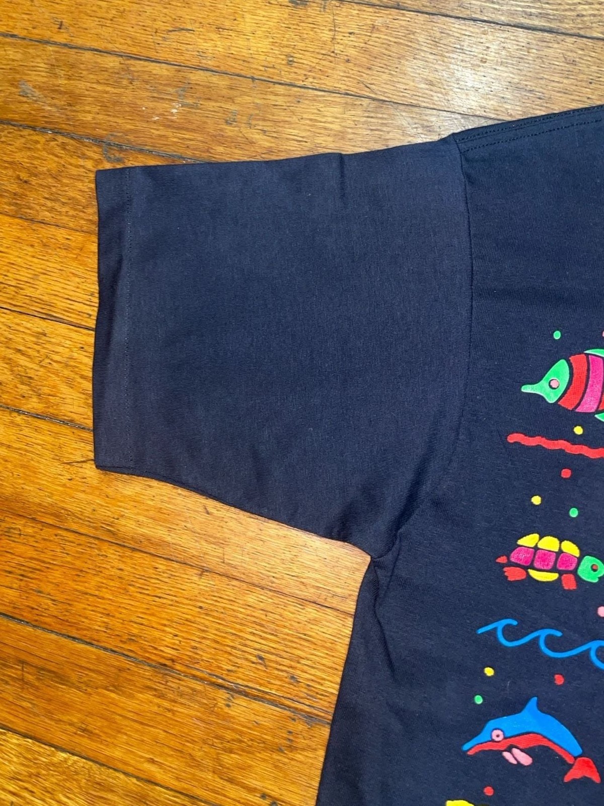 Vintage 90s Eyes on California Tropical Sea Life Neon Puff Print T-Shirt gallery