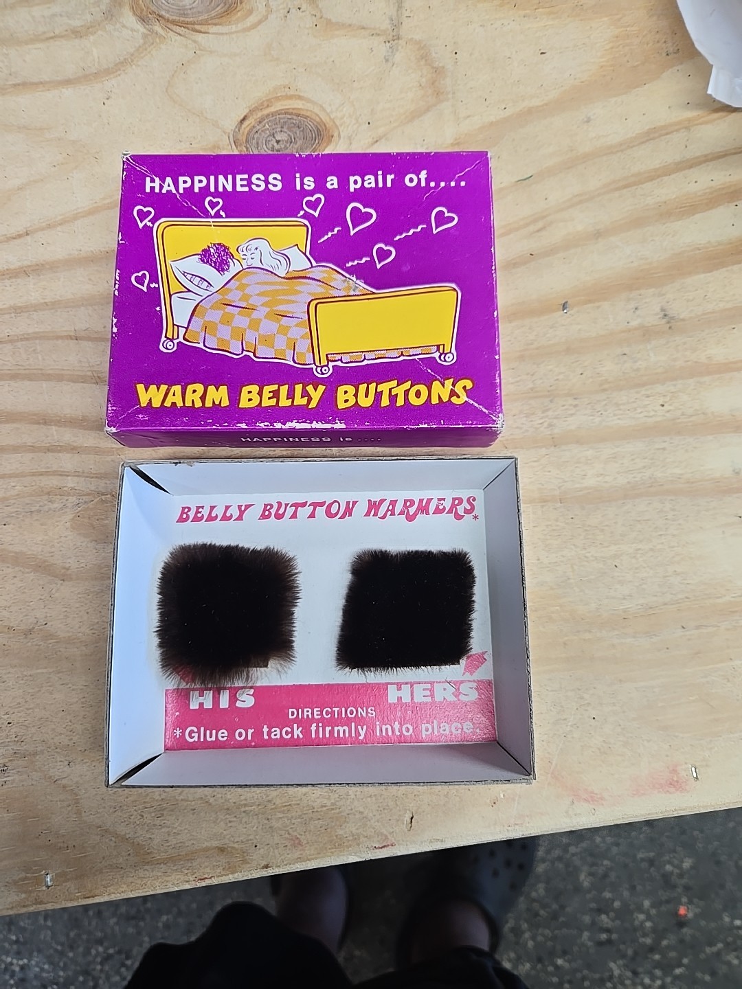 HAPPINESS IS A PAIR OF WARM BELLY BUTTONS FUNNY GIFT gallery