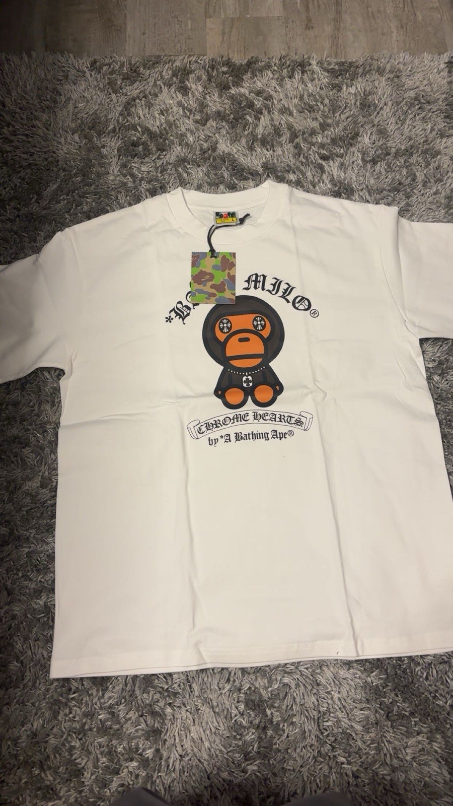 A Bathing Ape BAPE Men's White Baby Milo Graphic Logo Crew Neck T-Shirt L gallery