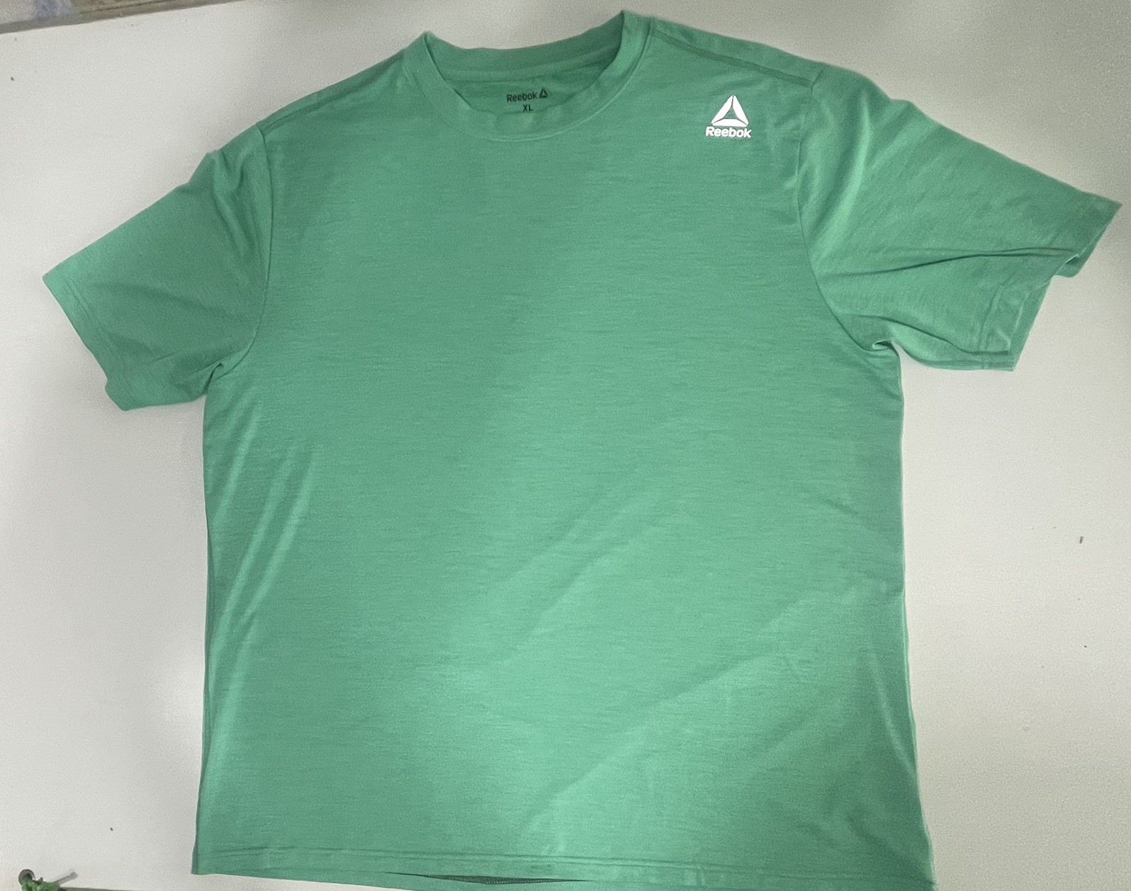 Green Reebox XL polyester/spandex short sleeve t-shirt gallery