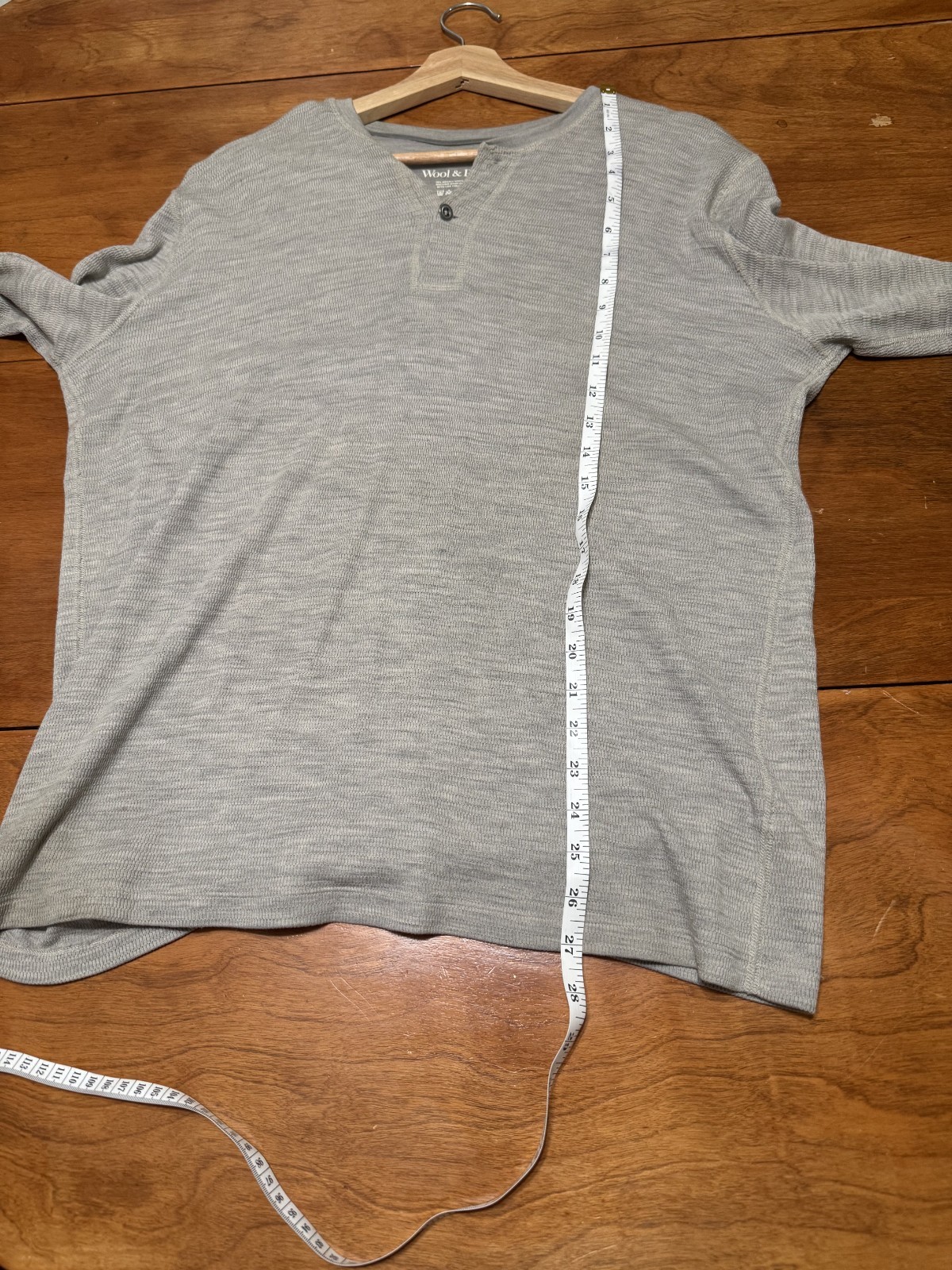 Wool & Prince Large Oatmeal Heather Waffle Henley MSRP $140 gallery