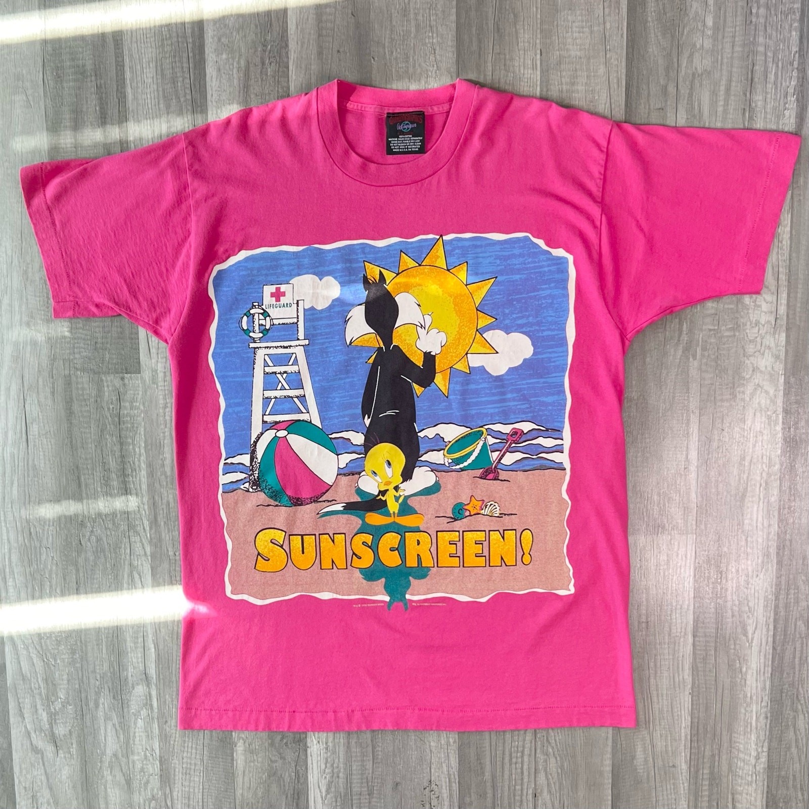 Vintage Tweety Bird Sylvester Cat Large Graphic Beach Sunscreen T-Shirt Pink XL gallery