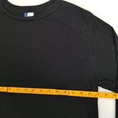 H&M Divided Men’s Medium Basic Black Long Sleeve Crewneck T-Shirt Curved Hem