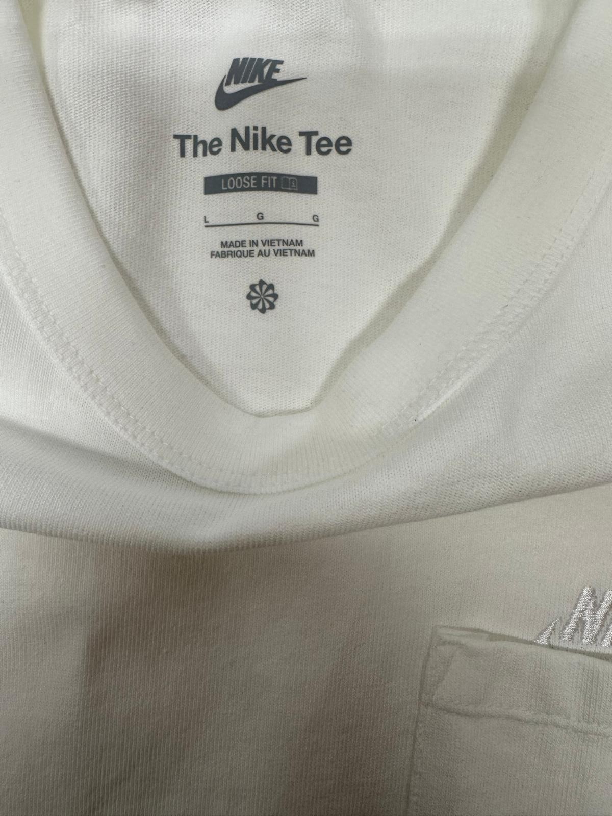 Nike Sportswear Premium Essentials Pocket Tee Shirt Mens Large White Minimalist gallery