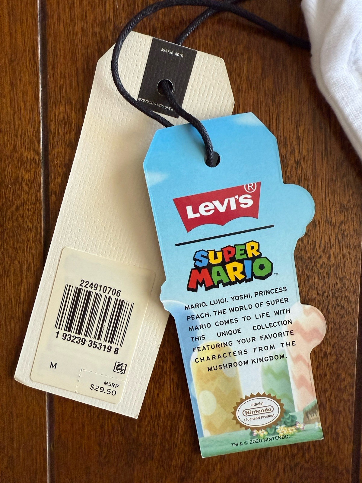 Levi's x Super Mario Men's White Graphic Print Crew Neck T-Shirt Size M 2020 gallery