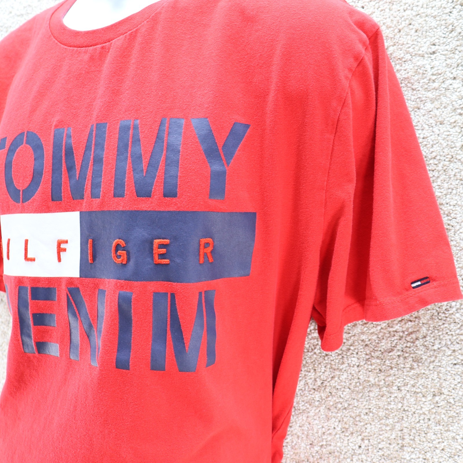 Tommy Hilfiger Denim Men’s Graphic T-Shirt XL Red Logo Tee (see photo for flaw) gallery