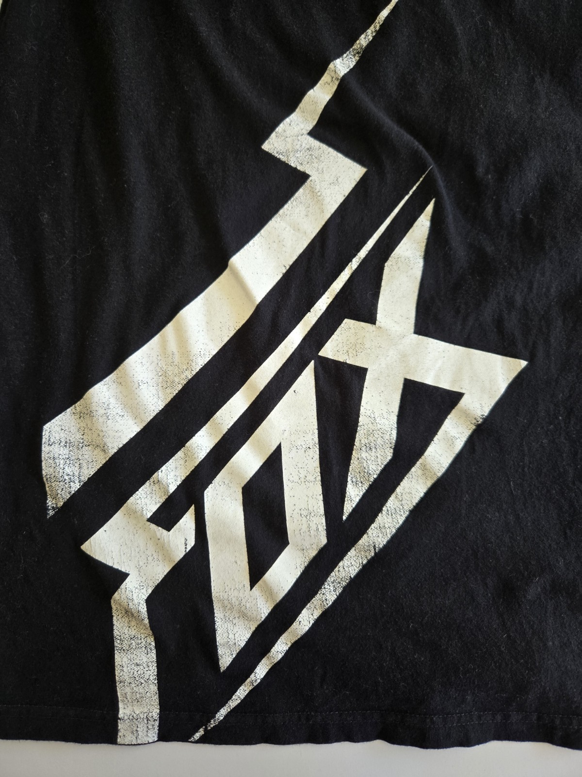 Fox Logo T-shirt Lightening 100% Cotton Size Large Long Length Black and White gallery
