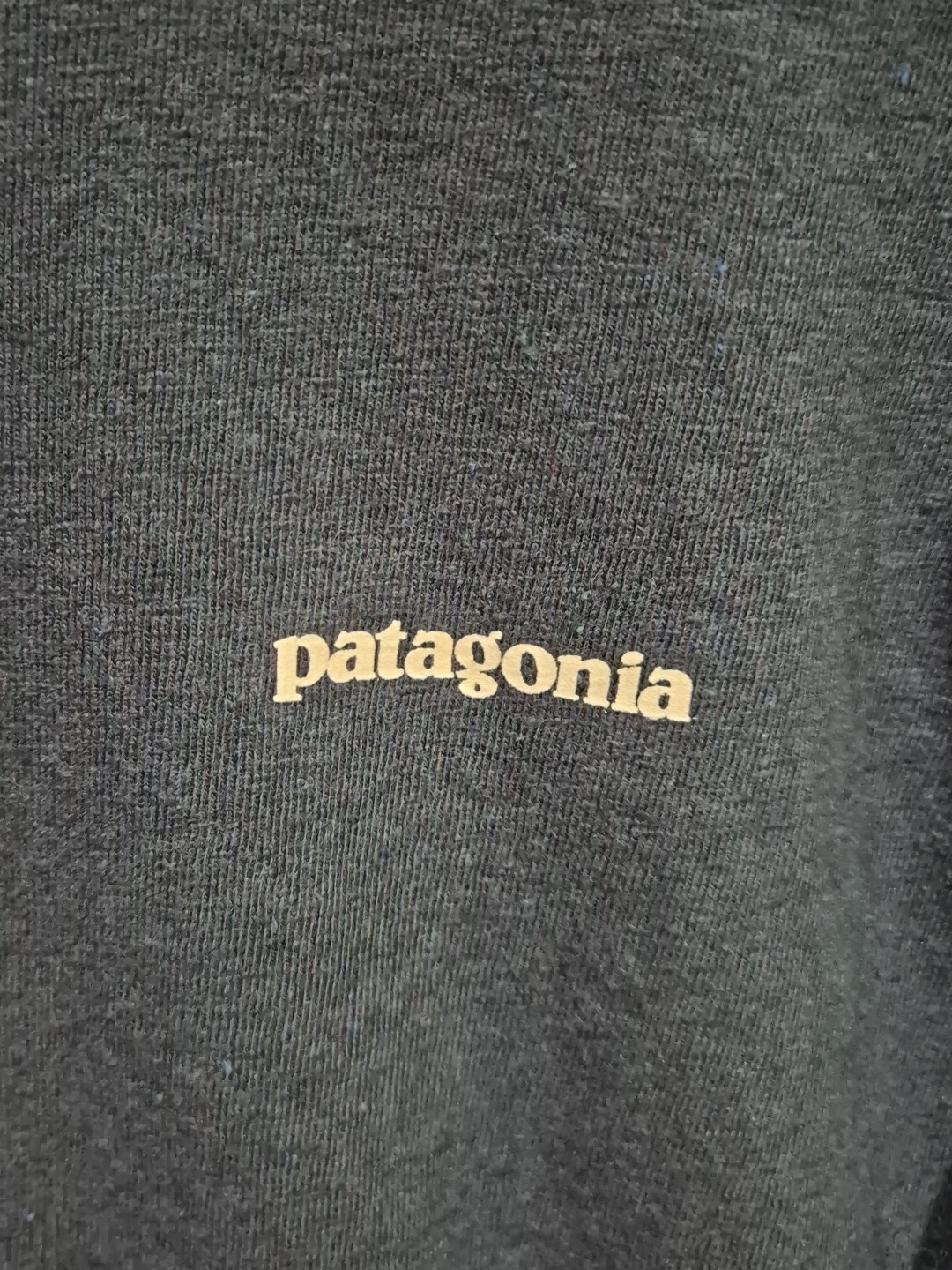 MENS PATAGONIA LONG SLEEVE P-6 LOGO RESPONSIBILI-TEE SIZE SMALL gallery