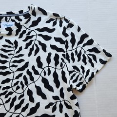 Craft + Flow Voyage Men’s Apparel Black Leaves in White T-Shirt – Size: Medium