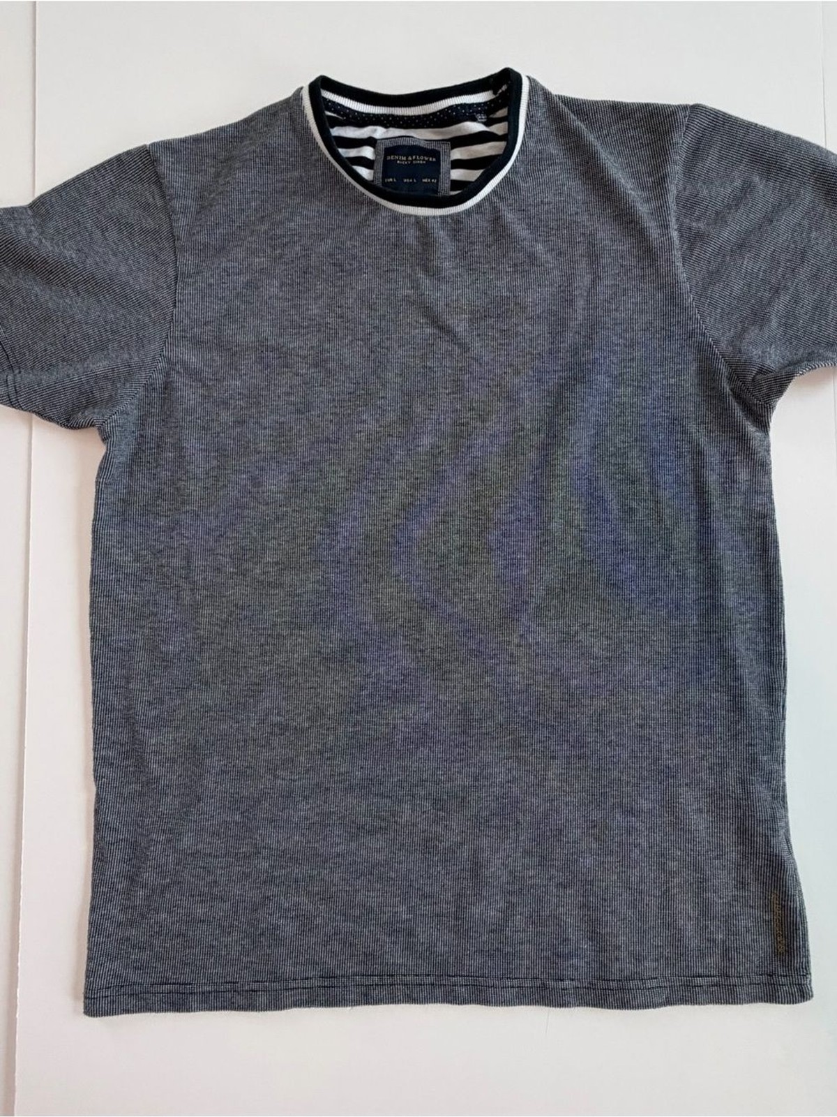 Denim & Flower Men's Charcoal Grey Short-Sleeve Crewneck Tee-Large gallery