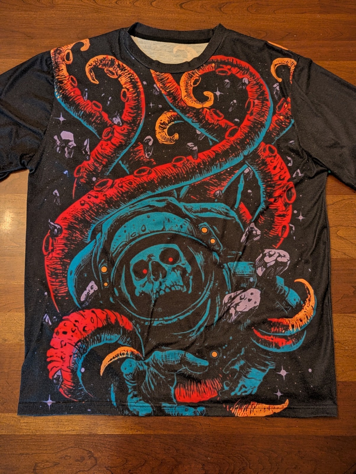 Unbranded Lost In The Dark All Over Men’s Large Graphic Print Tshirt