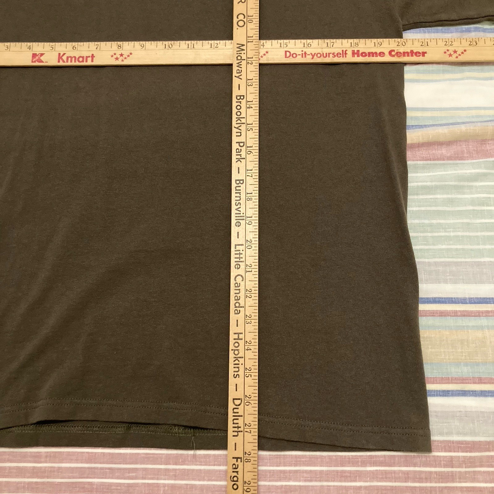 Vintage Snowboard Sunshine Village Lake Louise T-shirt L Gildan 100% Cotton gallery