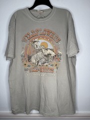Bell Bottom Country Lainey Wilson Concert T Shirt Mens XL Distressed Look Horses