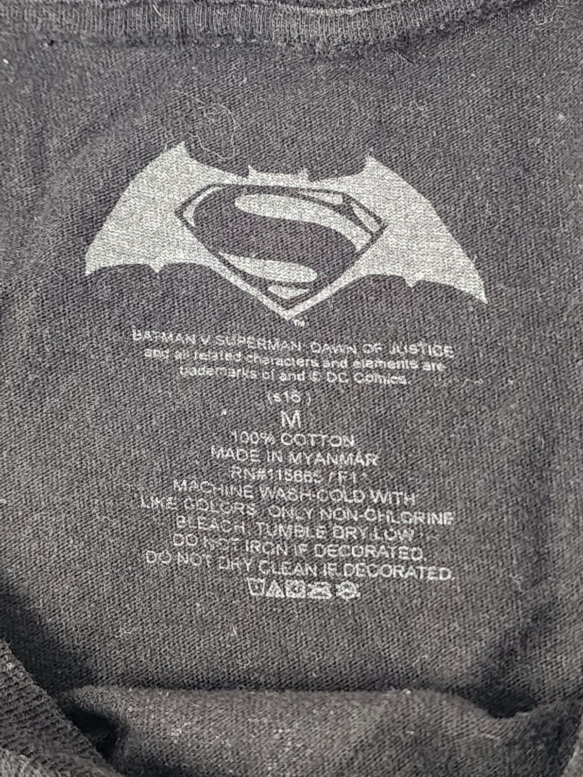 Superman V Batman Dawn Of Justice Size Adult M Tshirt Blue And Black gallery