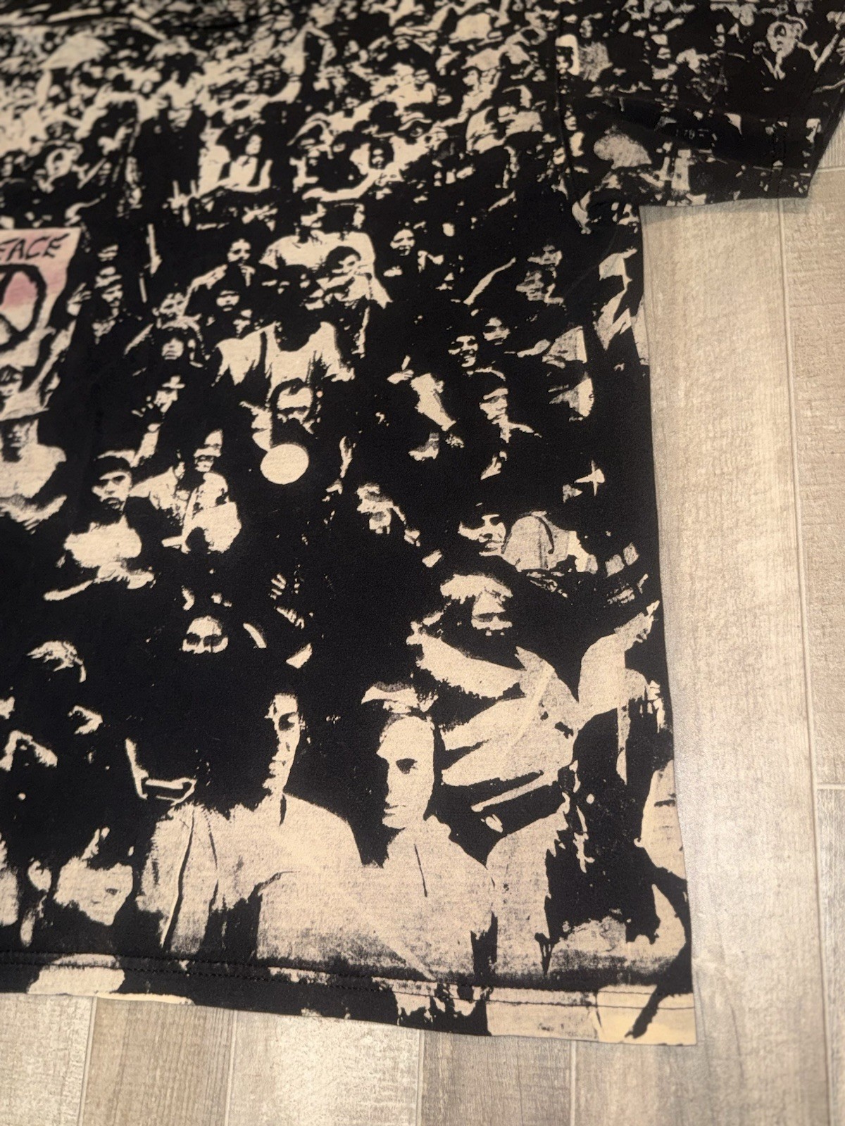 Vitnage 2009 2000s Woodstock Peace Music All Over Print Band Tee T-Shirt Medium gallery