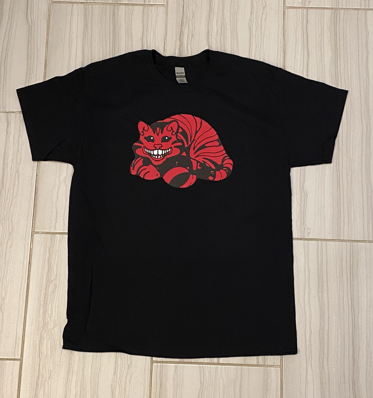 Alice in Wonderland￼ Cheshire Cat Graphic t-shirt