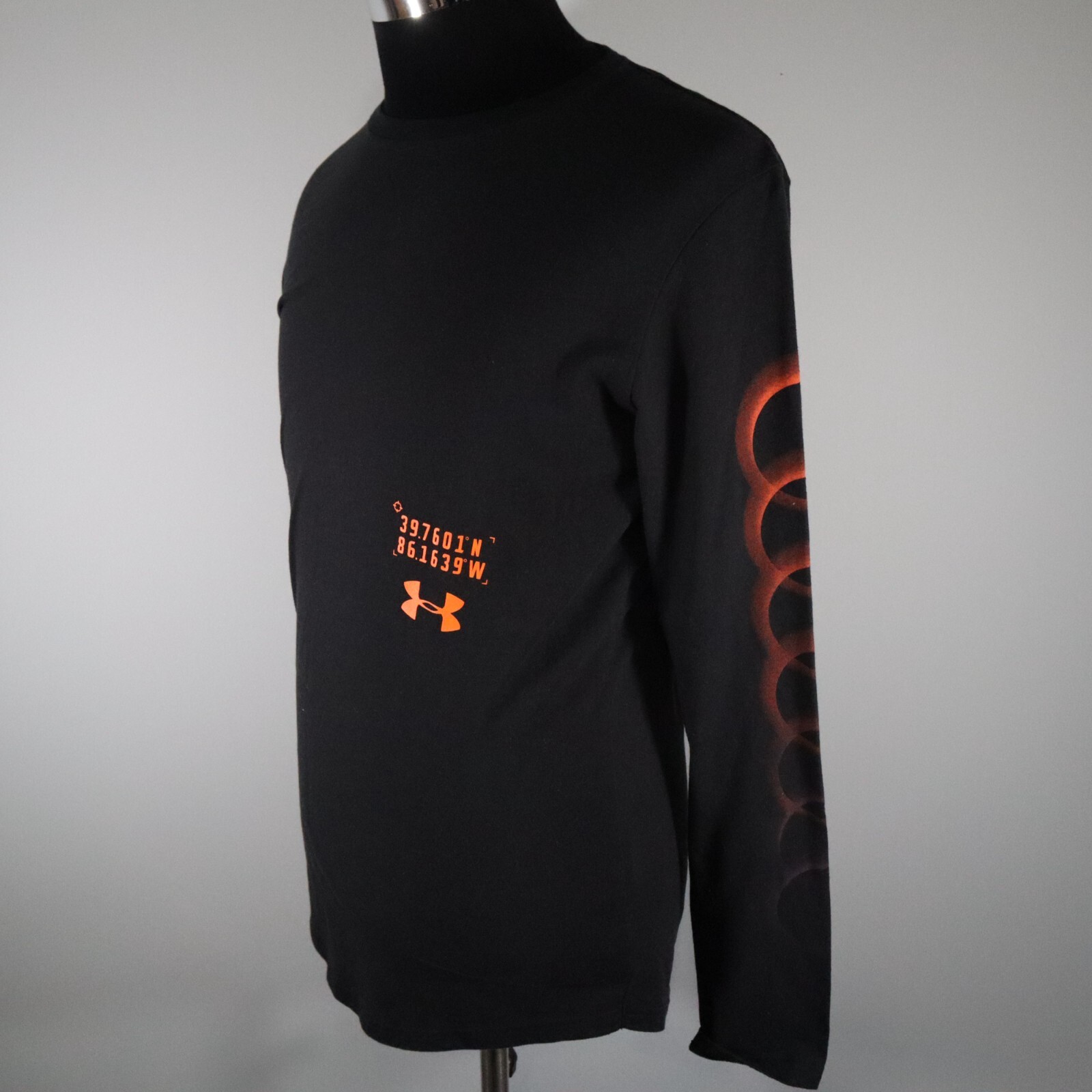 Under Armour Shirt Mens Small Heatgear Loose Activewear Long Sleeve Indianapolis gallery