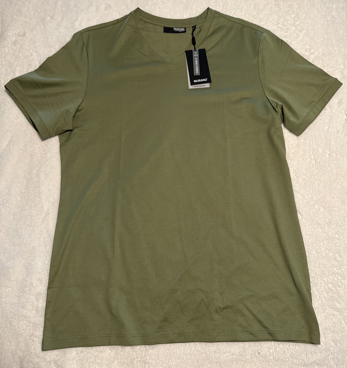 Murano Olive Green Crew Neck T-Shirt – Men’s Large – New with Tags