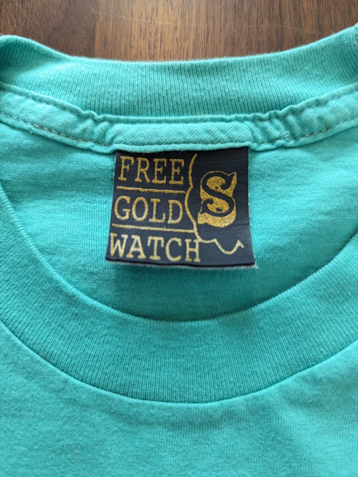 90s T-shirt "Free Gold Watch" Designer Neon Rap Graphic Neon Y2K Hip Hop Dr. Dre gallery