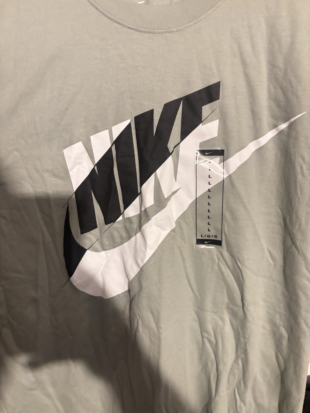 NWT Nike Men’s T Shirt Green With Black and White Logo Size L gallery