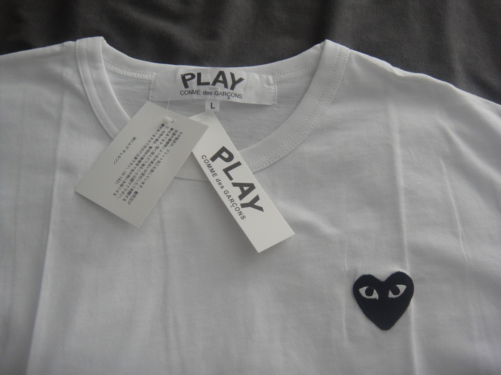 Comme Des Garcons Play Men's Classic Blk Heart Logo White Color Size Large, NWT gallery