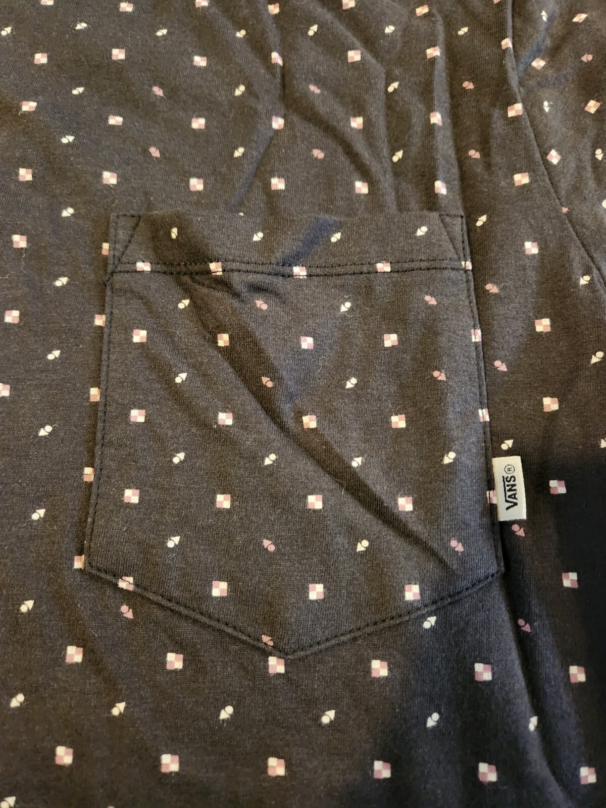 VANS NWT Small Black T-Shirt W/ Pattern VN0A4N1W6RJ gallery