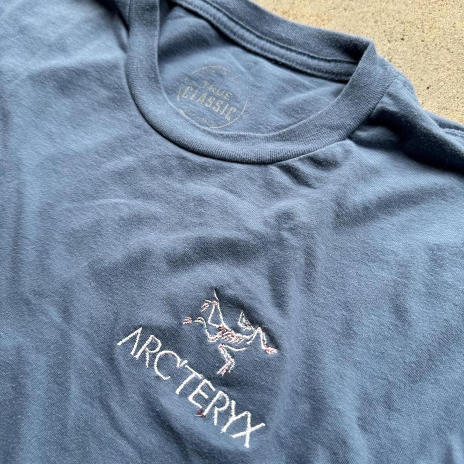 Arc'teryx Men's Navy and Blue Tshirt gallery