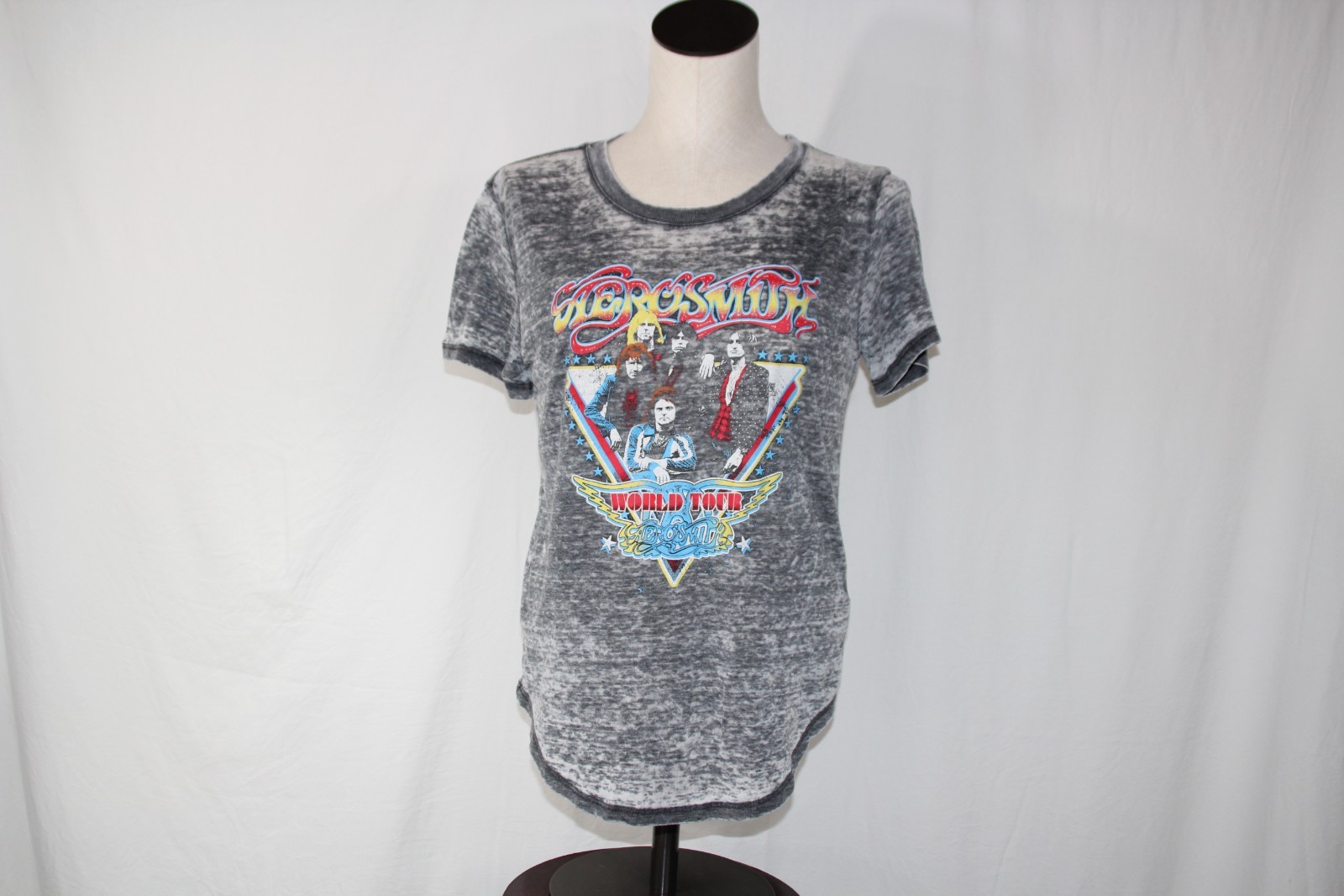 Aerosmith Womens World Tour T-Shirt Size Medium Multicolor Graphic Gray Burnout gallery