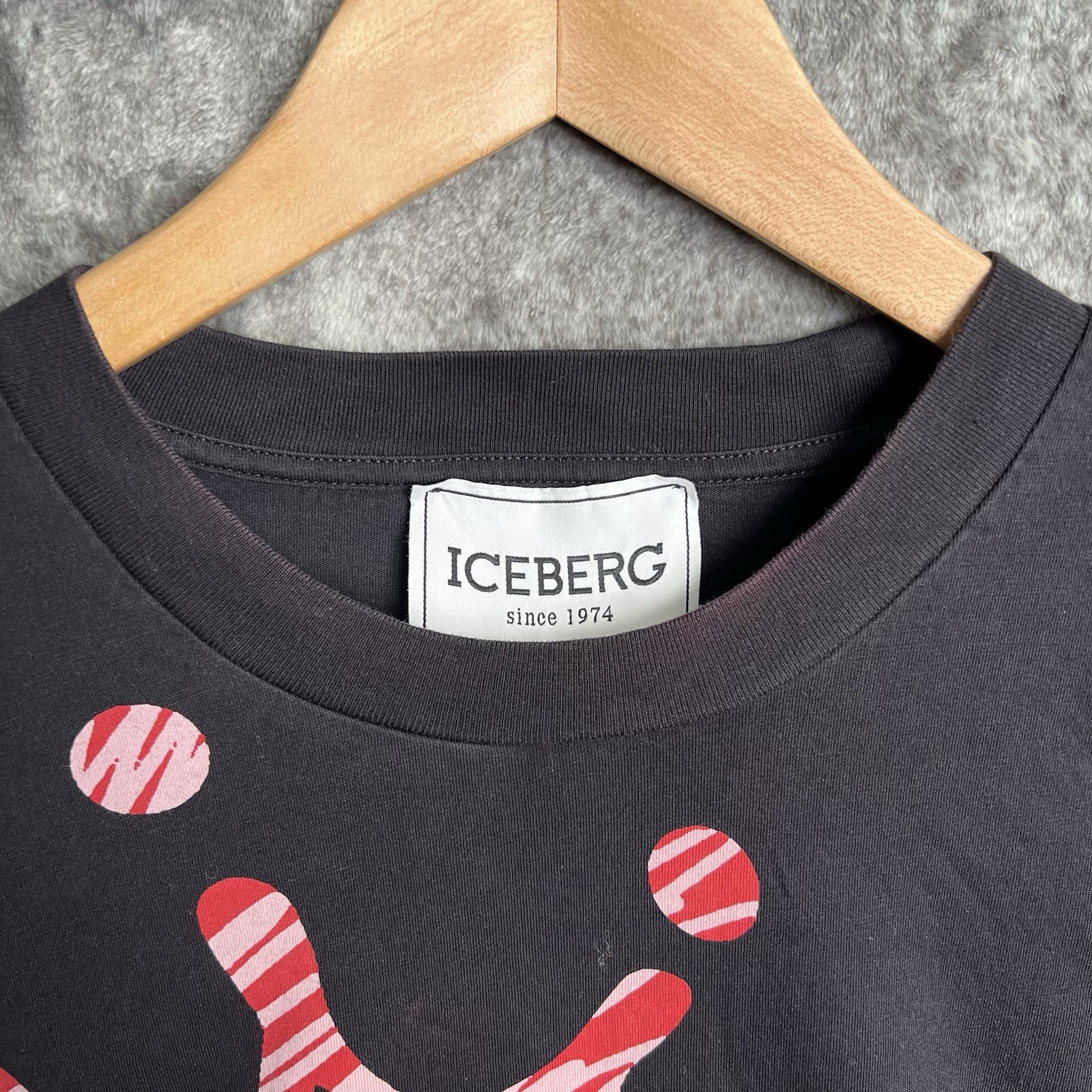 Iceberg Men’s Snoopy Print Shirt Size XL Strap Button Sleeves Black gallery
