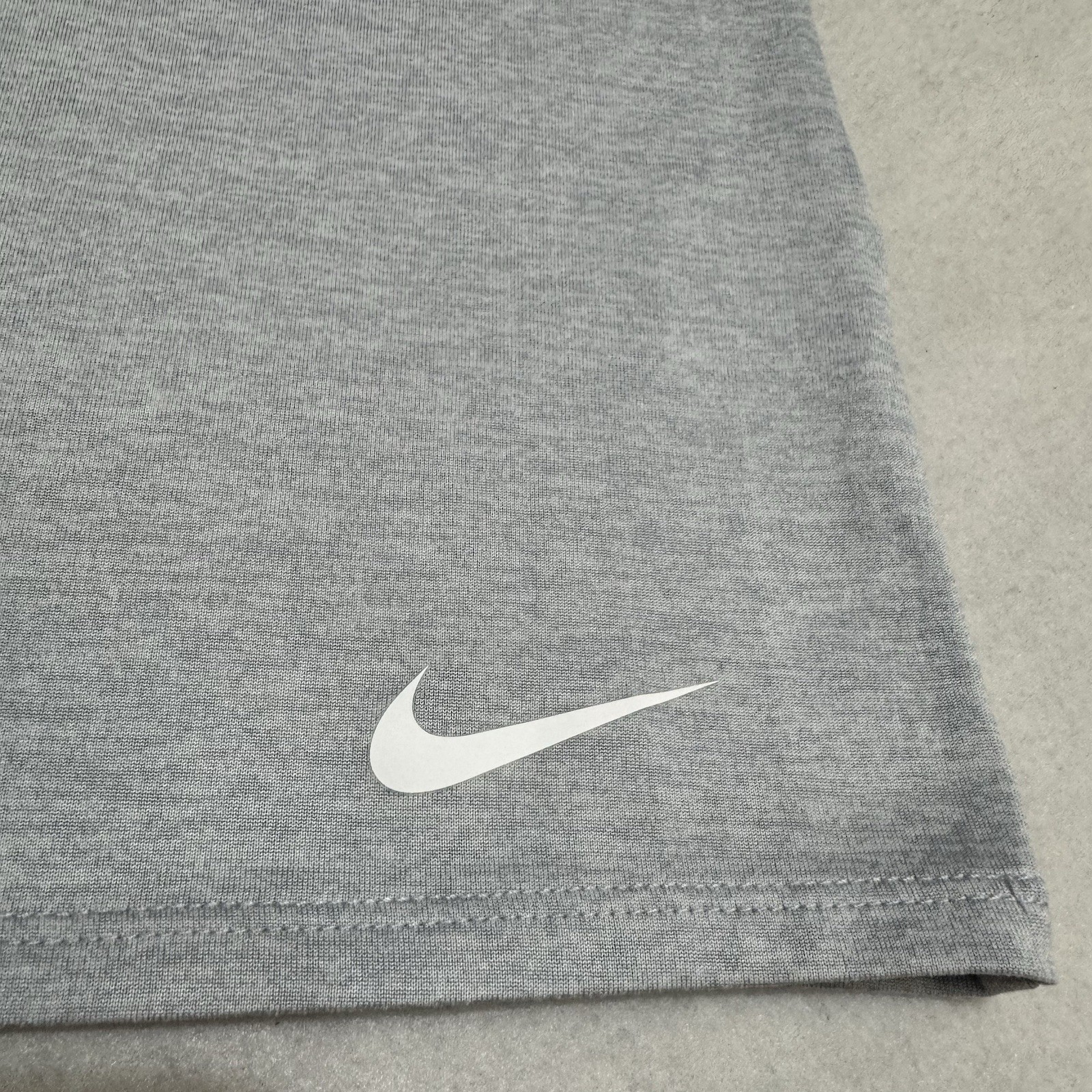 Nike Dri-FIT Women’s Scoop Neck T-Shirt Gray MEDIUM Athletic Short Sleeve Tee gallery