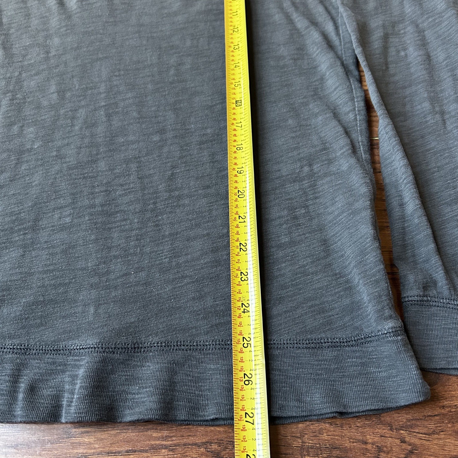 Vince Men's Gray Long Sleeve Raglan T-Shirt L Large Crew Neck Minimalist Luxe gallery