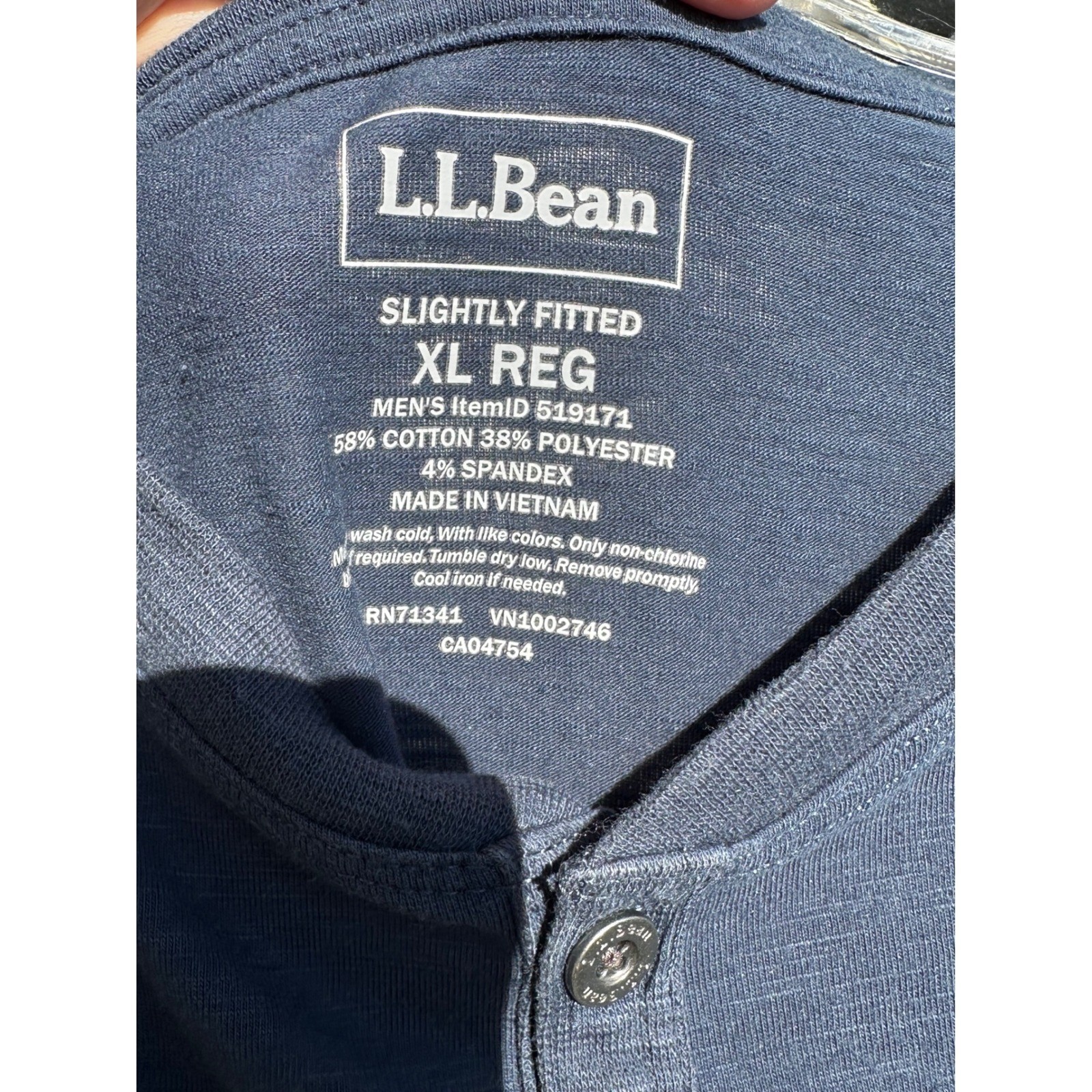 LLBean Men XL REG Blue Cotton Spandex Henley Shirt Slightly Fitted Short Sleeve