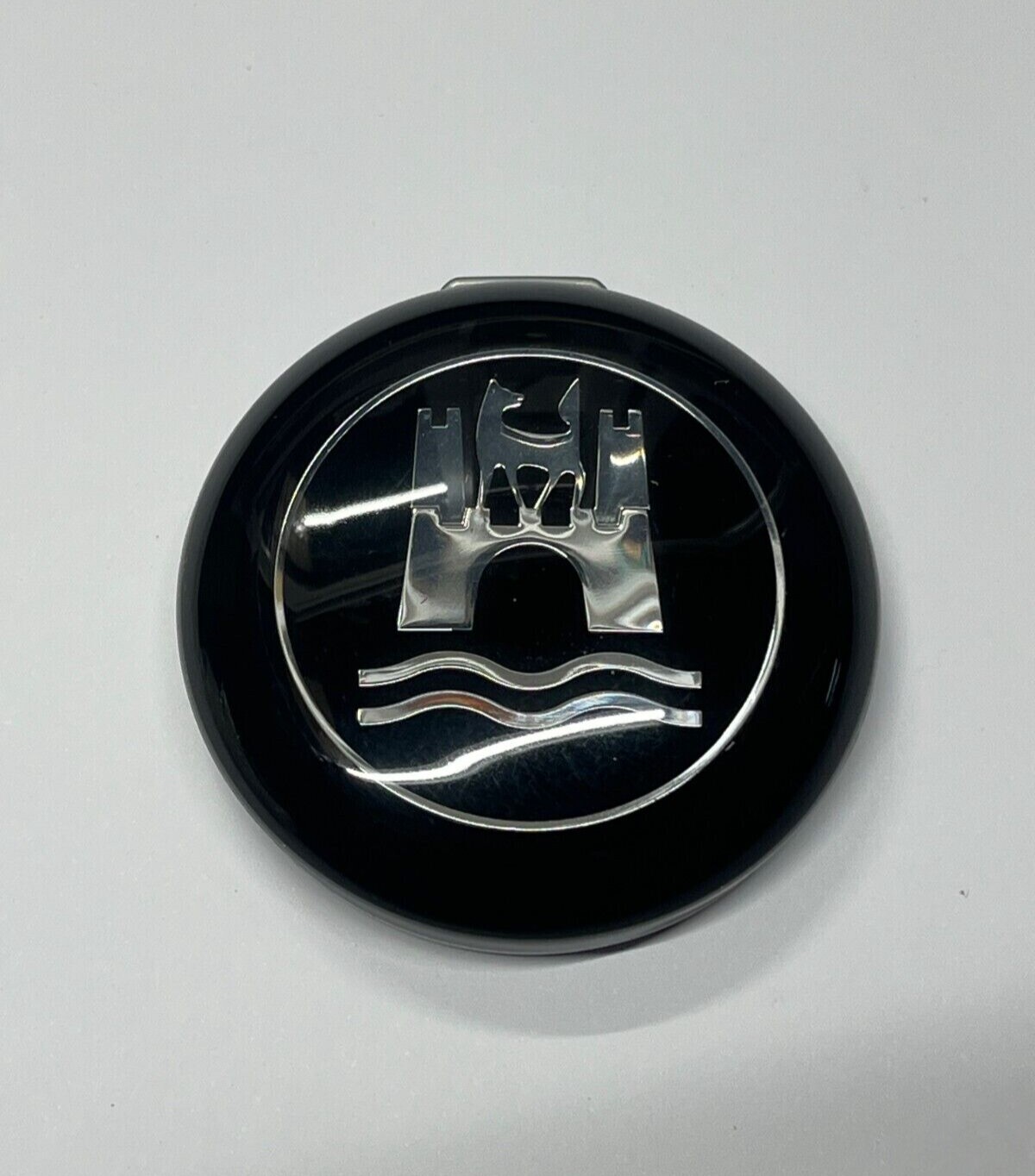 HORN BUTTON WITH WOLFSBURG CREST VW VOLKSWAGEN T-1 BUG,GHIA 113951532 FITS 64-71