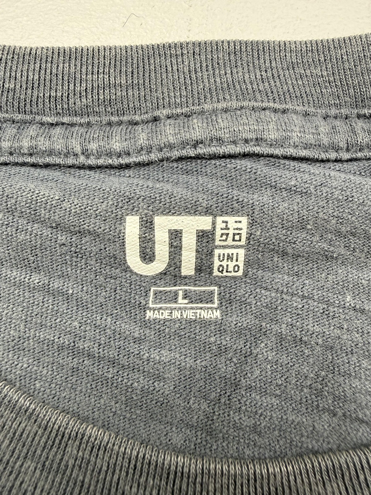 Uniqlo UT Shirt Mens Large Gray Japanese Art Hawk Mt Fuji Graphic Tee Two Sided gallery
